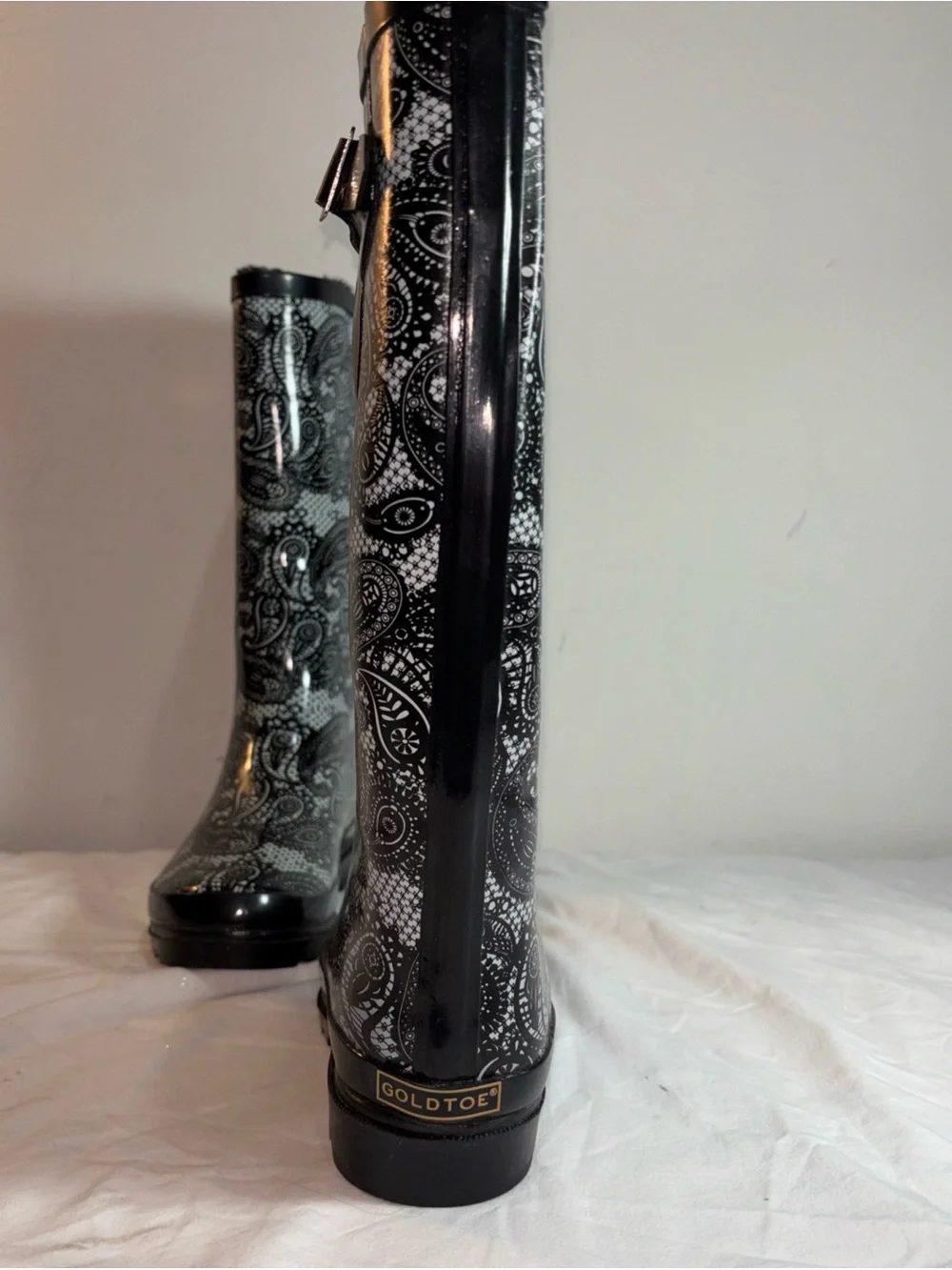Goldtoe NEW Women's Black Paisley Rain Boots. 7/24